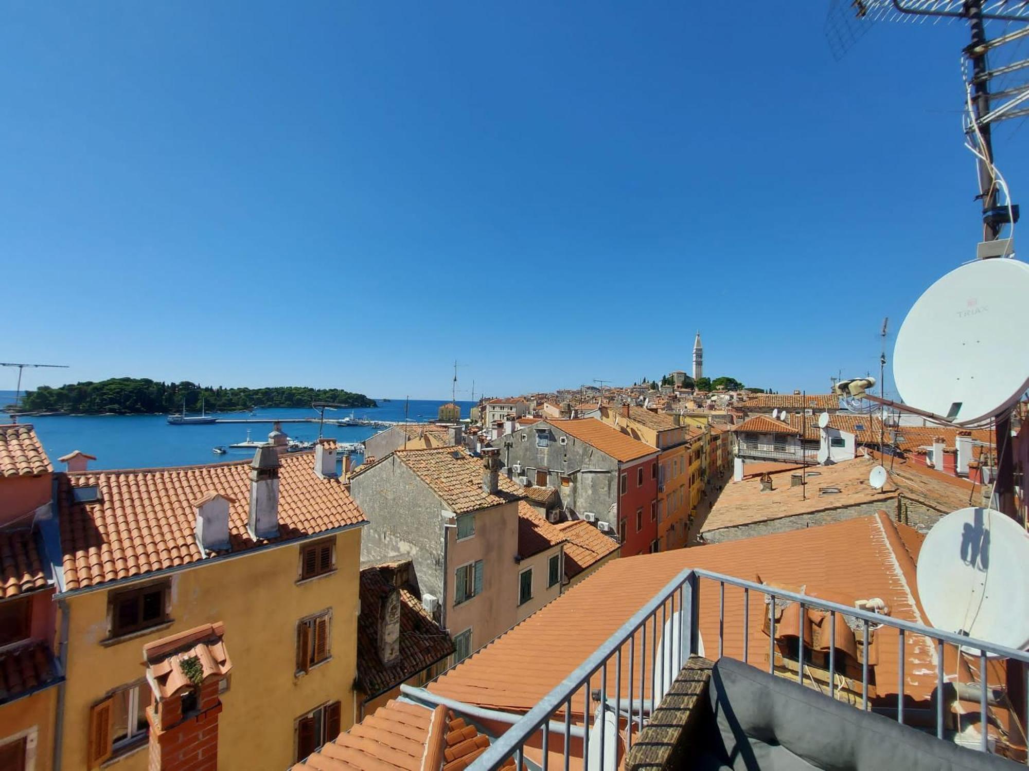 Appartamento Beautiful Sunsets Over The Roofs Of Rovigno Esterno foto